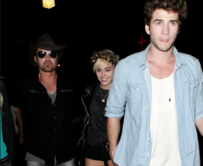 Miley Cyrus, Billy Ray y Liam Hemsworth