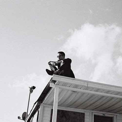 Robert Pattinson en los tejados para Dior