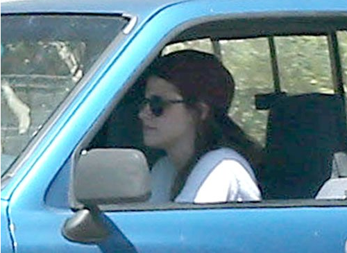 Kristen Stewart conduciendo por los Ángeles